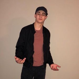 Meet your Posher, Sam